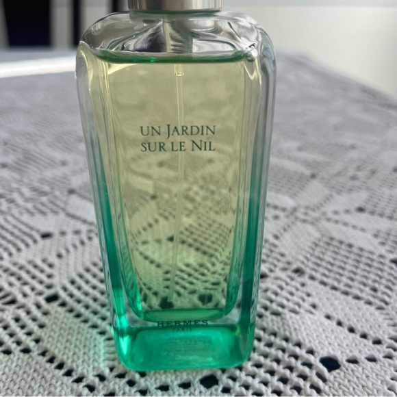 Hermes Un Jardin sur le Toit - Picture 3 of 5